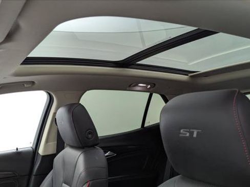Used 2023 Buick Envision Essence w/ Sport Touring Package FWD image 30