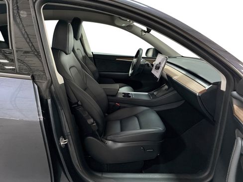 Certified 2023 Tesla Model Y Long Range AWD/4WD image 13