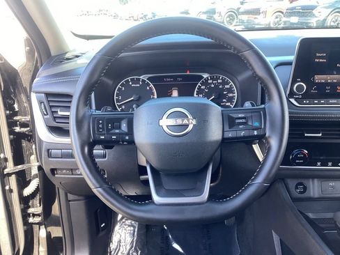 Used 2026 Nissan Rogue SV AWD/4WD image 16