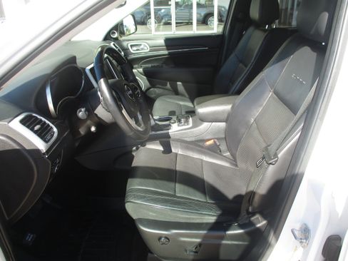 Used 2018 Jeep Grand Cherokee Summit w/ Platinum Series Group image 3