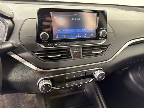 Used 2024 Nissan Altima 2.5 S image 16