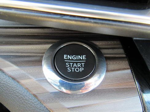 Used 2022 Ford Explorer Limited w/ Equipment Group 301A image 16