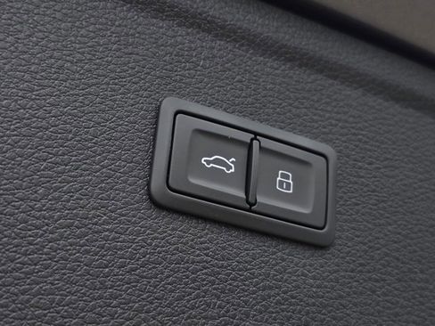 Used 2023 Audi Q5 2.0T Premium w/ Convenience Package AWD/4WD image 20