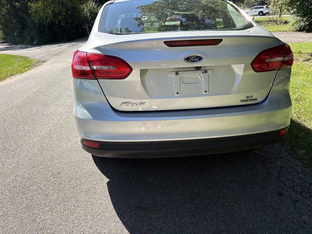 Used 2015 Ford Focus SE FWD image 8