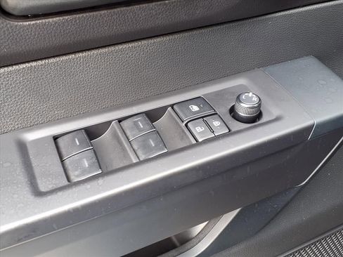 Used 2025 Toyota Tundra SR image 22