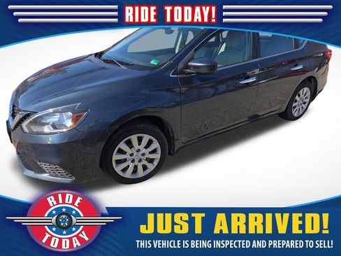 Used 2017 Nissan Sentra SV image 1