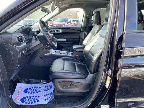 Certified 2023 Ford Explorer XLT w/ Equipment Group 202A image 4