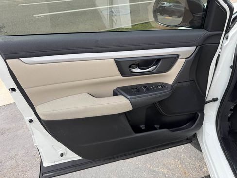Used 2017 Honda CR-V LX image 10
