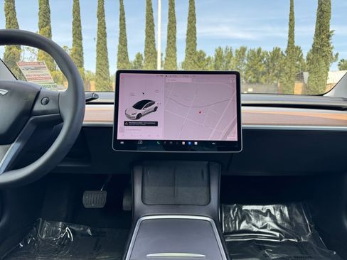 Used 2021 Tesla Model 3 Standard Range Plus image 14