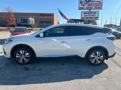 Used 2021 Nissan Murano S image 2