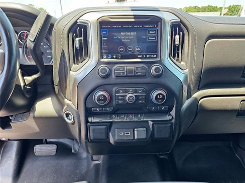 Used 2021 Chevrolet Silverado 1500 RST w/ Z71 Off-Road Package AWD/4WD image 24