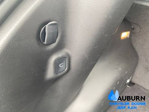 Used 2026 Jeep Compass Limited AWD/4WD image 13