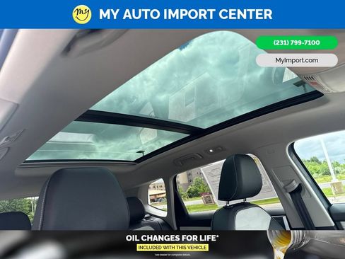 Used 2025 Volkswagen Taos SEL w/ Black Wheel Plus Package AWD/4WD image 30