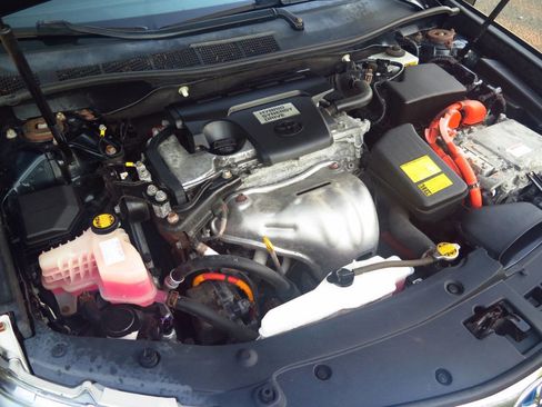 Used 2012 Toyota Camry XLE w/ Convenience Pkg FWD image 17