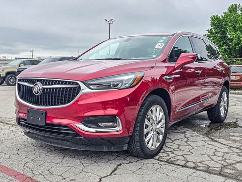 Used 2019 Buick Enclave Essence FWD image 3