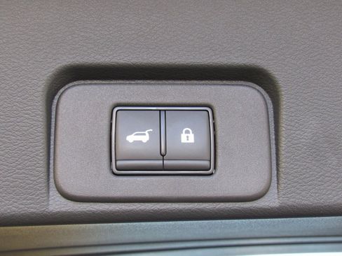 Used 2024 Nissan Rogue Platinum w/ Platinum Premium Package image 22