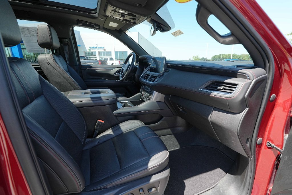 Used 2022 Chevrolet Tahoe RST w/ Luxury Package AWD/4WD image 24