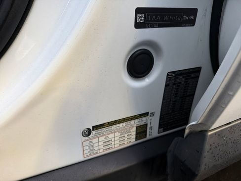 Used 2019 Jaguar F-PACE Premium image 26