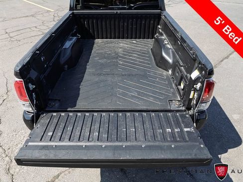 Used 2021 Toyota Tacoma TRD Sport w/ TRD Premium Sport Package AWD/4WD image 11