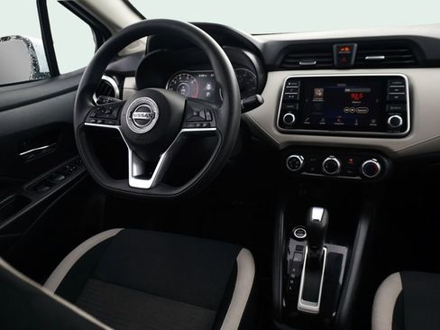 Used 2021 Nissan Versa SV image 20