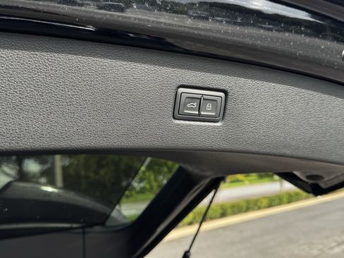 New 2026 Audi SQ7 Prestige AWD/4WD image 10