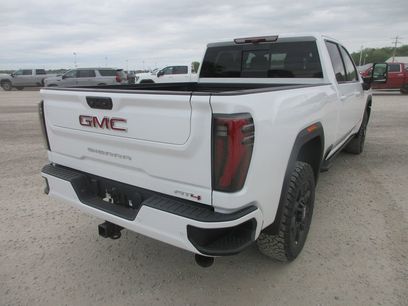 New 2026 GMC Sierra 2500 AT4 w/ AT4 Premium Plus Package