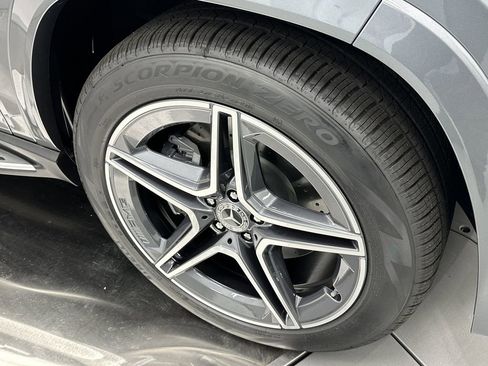 New 2026 Mercedes-Benz GLS 450 4MATIC image 14