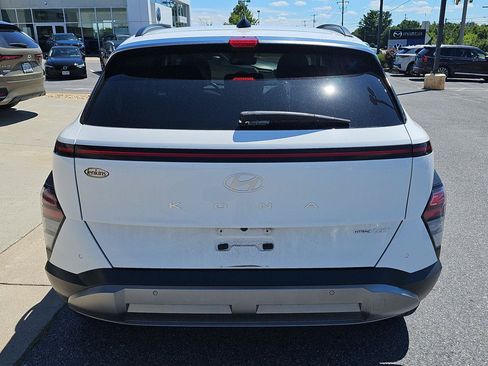 Used 2024 Hyundai Kona Limited AWD/4WD image 5