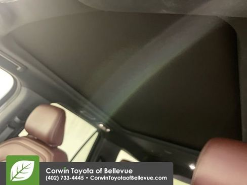 Used 2024 Ford Expedition Limited image 23