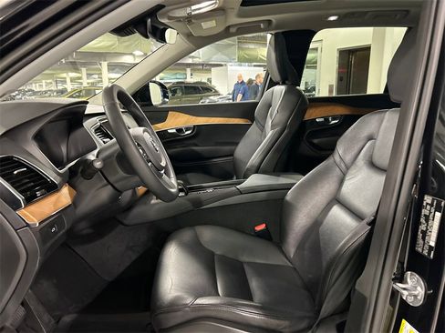 Certified 2023 Volvo XC90 B5 Plus w/ Protection Package Premier image 10