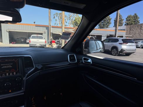 Used 2015 Jeep Grand Cherokee High Altitude RWD image 18