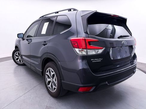 Used 2022 Subaru Forester Premium AWD/4WD image 2