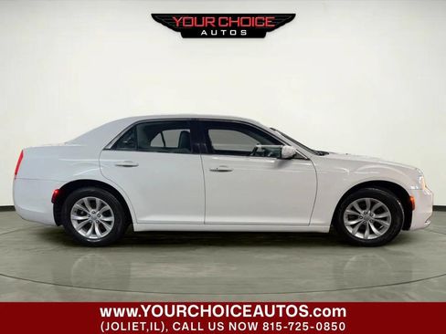 Used 2015 Chrysler 300 Limited image 3
