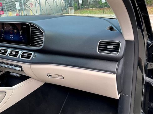 Used 2025 Mercedes-Benz GLE 350 4MATIC image 18