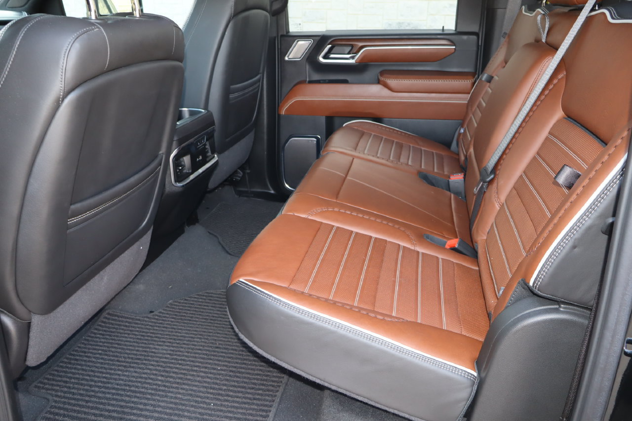 Used 2024 GMC Sierra 2500 Denali Ultimate AWD/4WD image 6