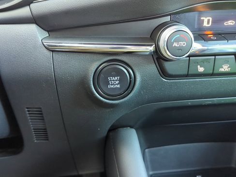 Used 2023 MAZDA MAZDA3 s image 29