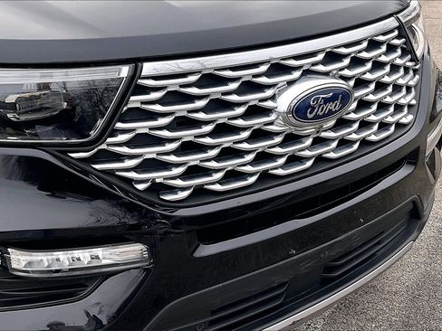 Used 2020 Ford Explorer Platinum w/ Premium Technology Package image 31