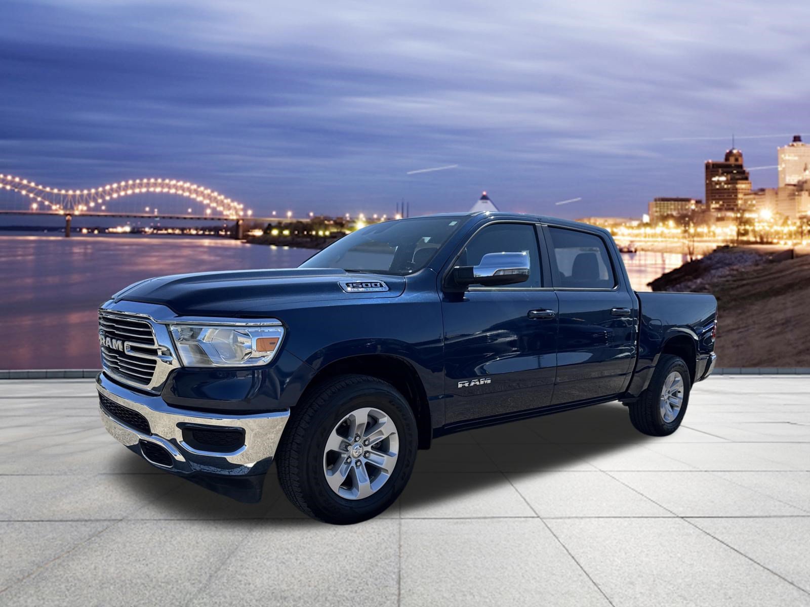 Used 2024 RAM 1500 Laramie AWD/4WD image 1