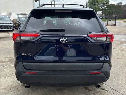 Used 2020 Toyota RAV4 XLE FWD image 3