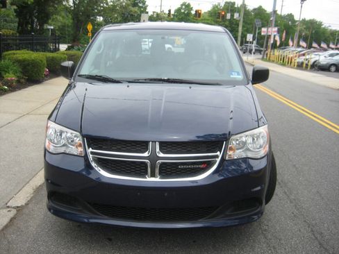 Used 2014 Dodge Grand Caravan American Value Package FWD image 2