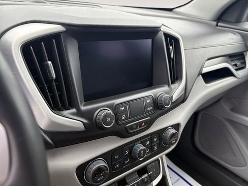 Used 2023 GMC Terrain SLT image 13