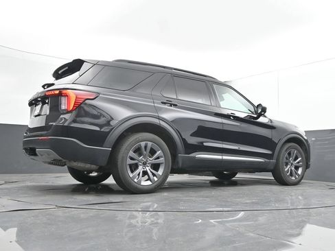 Used 2025 Ford Explorer Active w/ Active Comfort Package AWD/4WD image 42