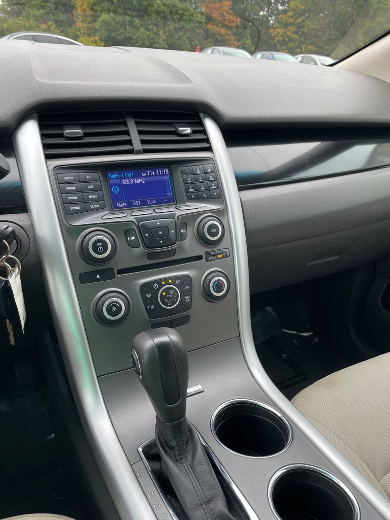 Used 2013 Ford Edge SE FWD image 13