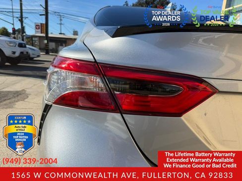 Used 2019 Toyota Camry SE FWD image 15