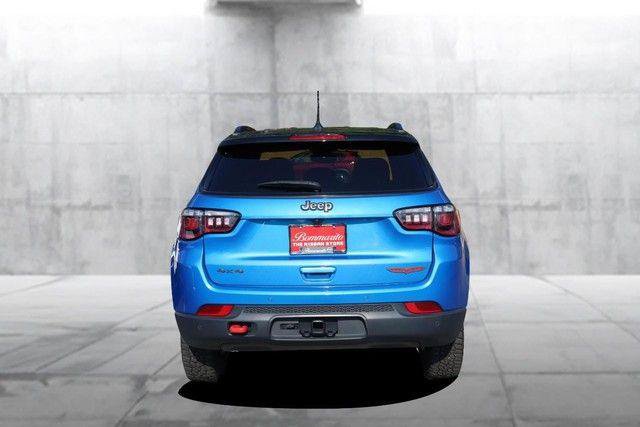 Used 2025 Jeep Compass Trailhawk w/ Trailer Tow Group AWD/4WD image 6