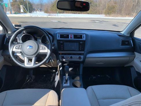 Used 2016 Subaru Outback 2.5i Premium image 20