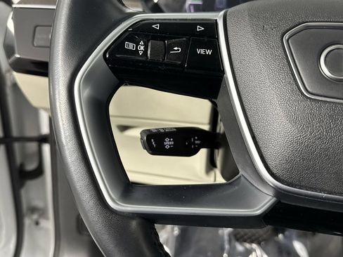 Used 2021 Audi e-tron Prestige w/ Prestige Package AWD/4WD image 22