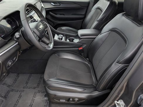 Used 2024 Jeep Grand Cherokee L Altitude image 26