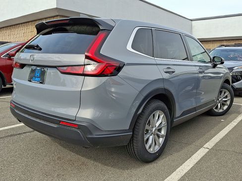 Used 2024 Honda CR-V EX image 3