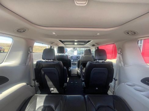 Used 2020 Chrysler Pacifica Limited w/ Advanced Safetytec Group image 19